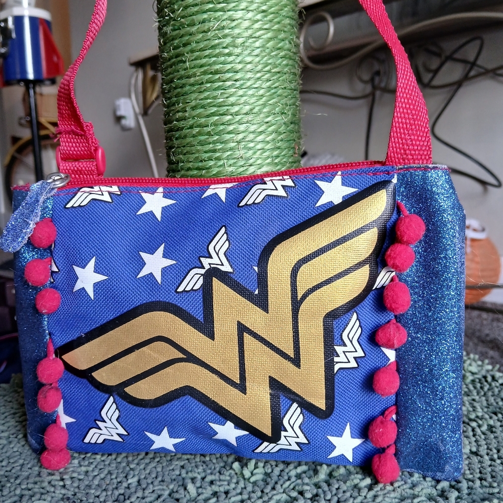 Girls wonder woman crossbody